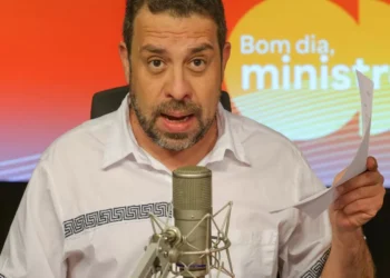Fim da escala 6×1 deve aumentar produtividade, diz Boulos