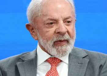Lula reúne STF, BC, PF e Receita para debater combate ao crime