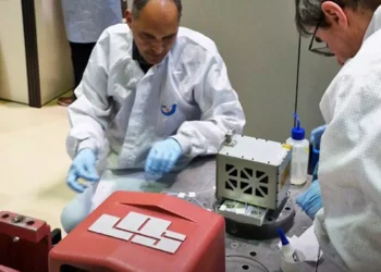 Foguete que levava satélites brasileiros some após lançamento na Índia