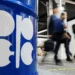 Opep+ concorda em princípio em manter produção de petróleo inalterada, dizem fontes