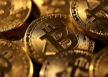 Bitcoin sob pressão: o que a nova fase de queda revela sobre a moeda digital