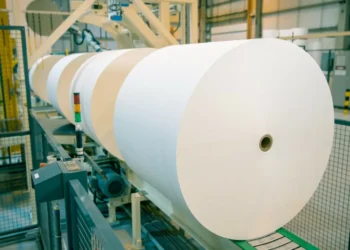 Restrições em oferta elevam preços do papel e celulose, mas analistas têm cautela