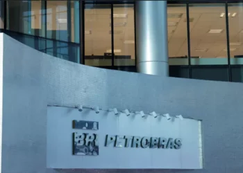 Petrobras (PETR4): vendas totais avançam 19% no 4º tri e mais de 7% em 2025