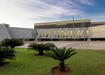 STJ condena conselheiro do TCE-RJ a 13 anos de prisão