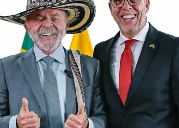 Lula recebe credenciais de nove novos embaixadores