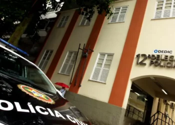 Jovens indiciados por estupro coletivo no Rio estão foragidos